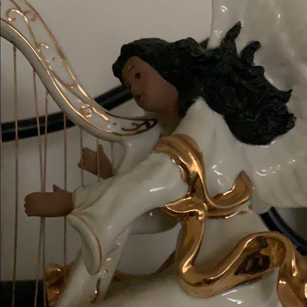 Meet your Posher, Nakia